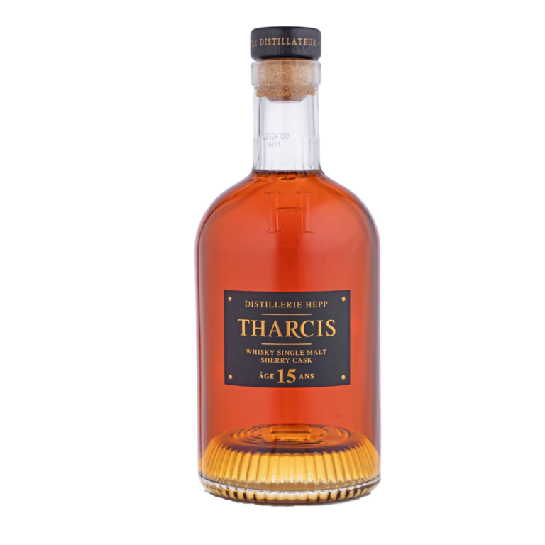 Bouteille de whisky Tharcis 15 ans Sherry Cask de la Distillerie HEPP, single malt alsacien couleur cuivrée, plaque noire à texte et rivets dorés, bouchon en liège